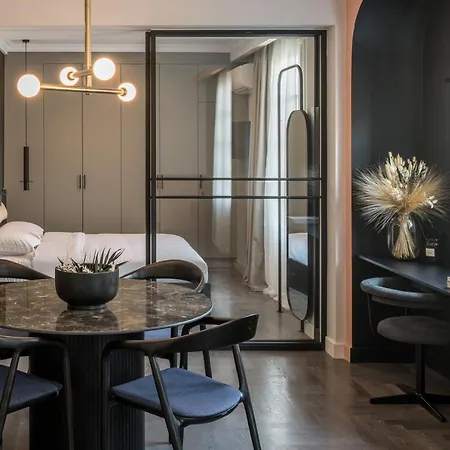 72 Ad Couette-café Thessalonique