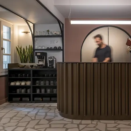 72 Ad Couette-café 3*