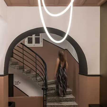 72 Ad Couette-café Thessalonique
