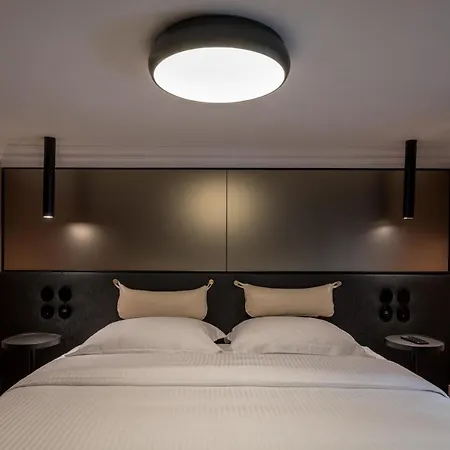 Oda ve Kahvaltı 72 Ad Urban Comfort Selanik