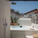 Bed and Breakfast 72 Ad Urban Comfort 4*